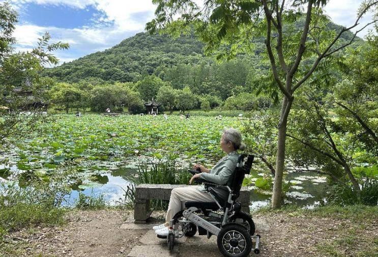 最先进多功能电动轮椅,最好电动轮椅价格