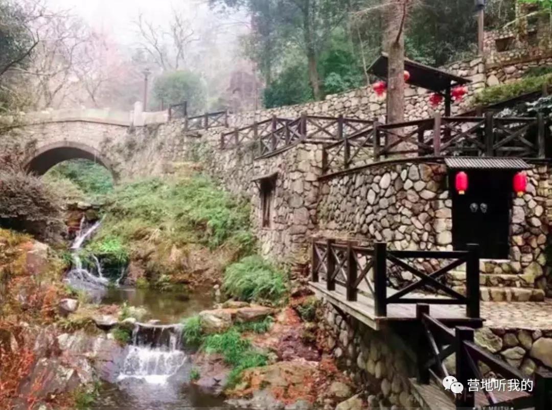 国内好看又好泡的高颜值温泉，每一个都藏着意想不到的美