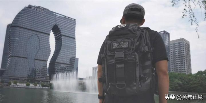 电脑包16寸高级感双肩包推荐,厚实好看电脑包品牌有哪些