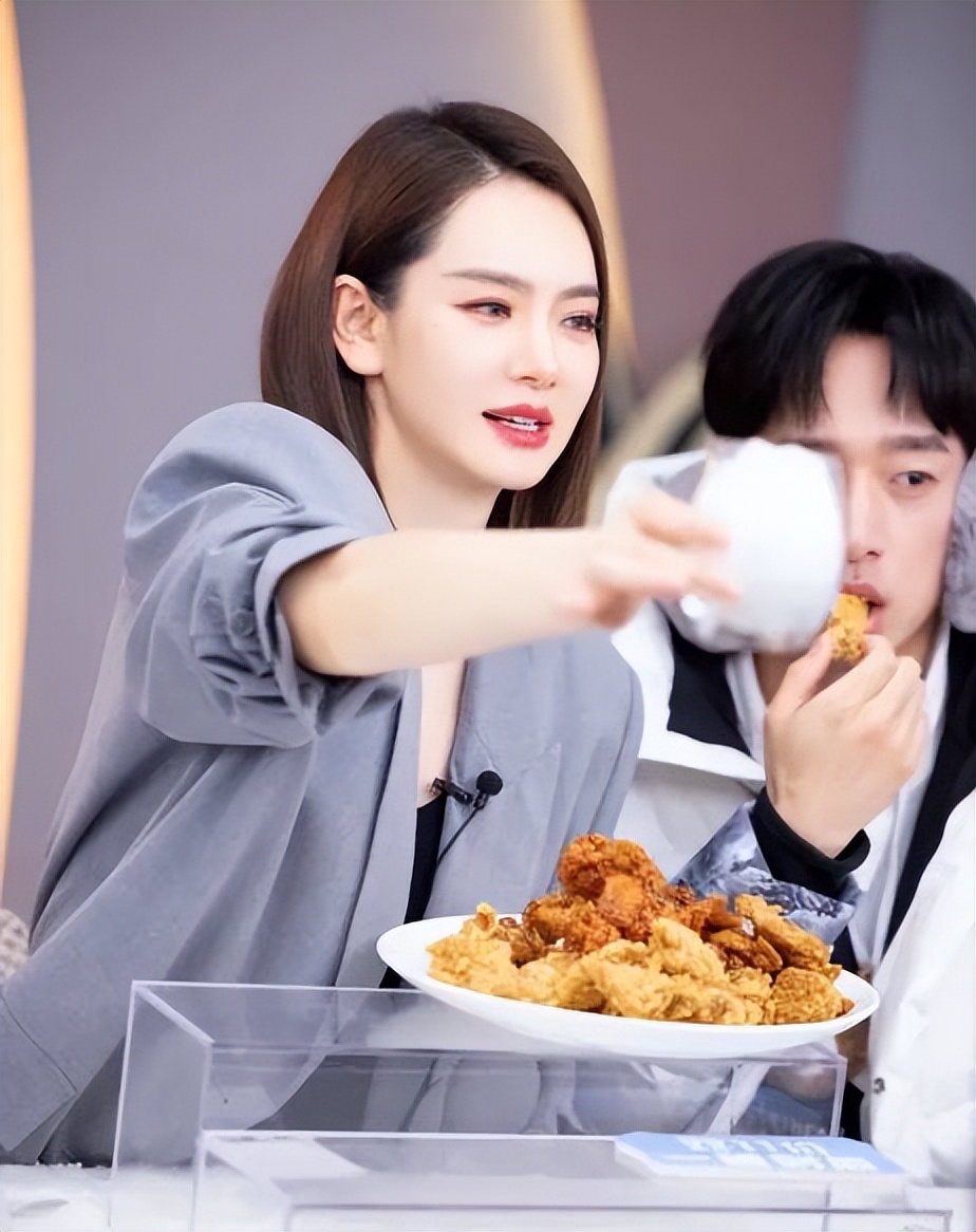 机构鉴定戚薇直播间卖假,戚薇直播卖货风波后续