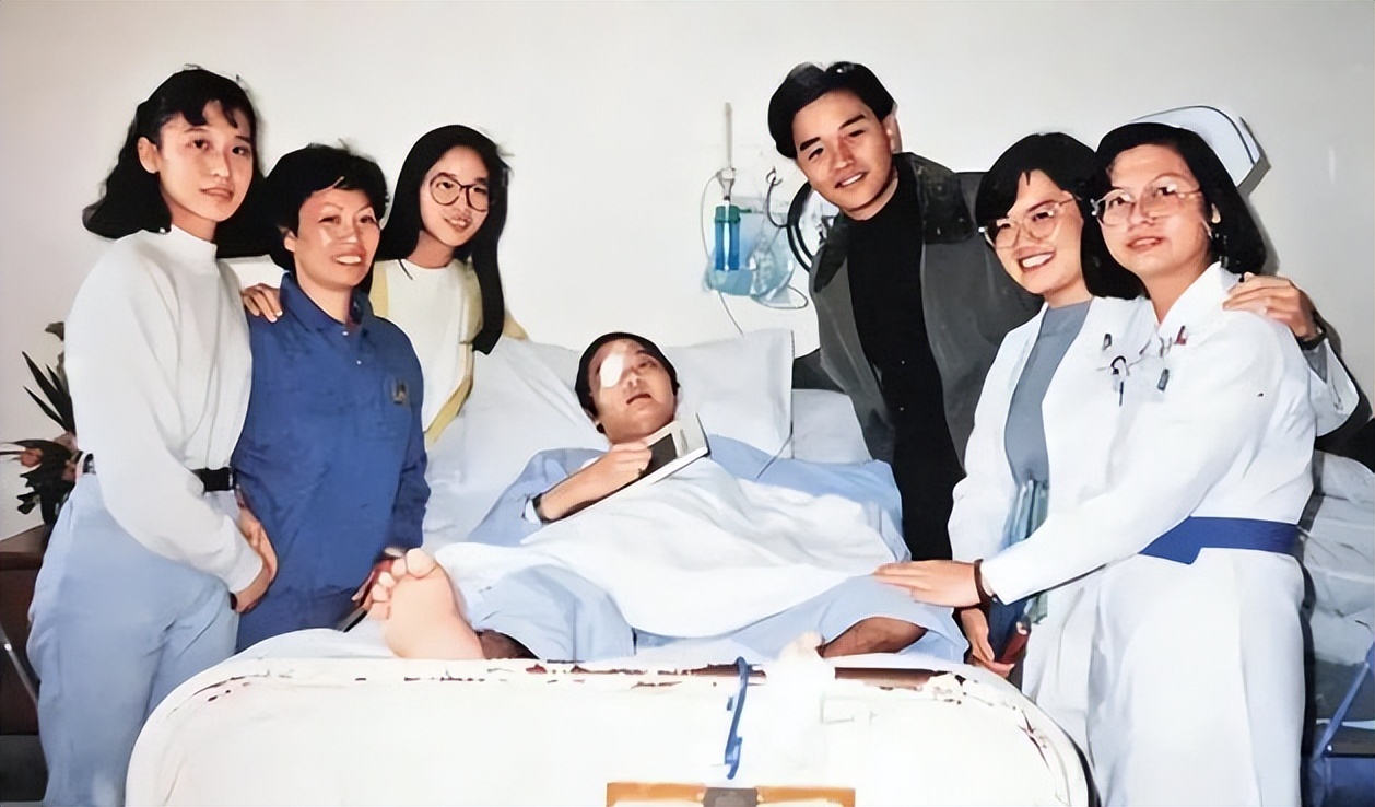 张国荣为何仍然被人怀念,张国荣为什么能让人们缅怀十七年