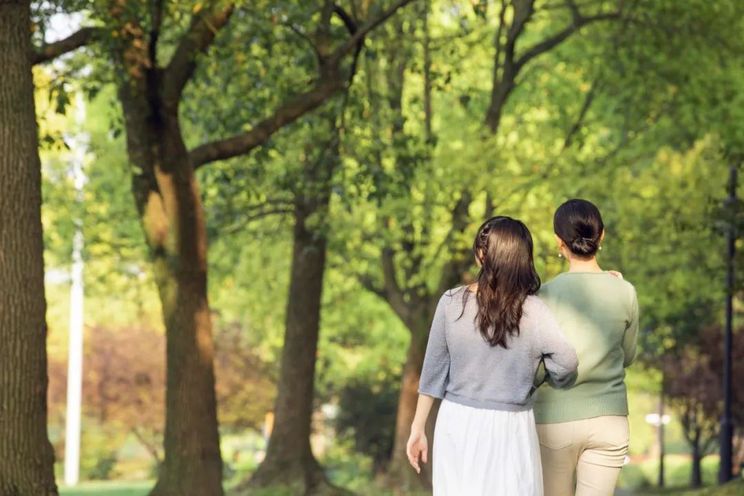 2022年三八妇女节祝福诗词七绝,发朋友圈的祝福诗词