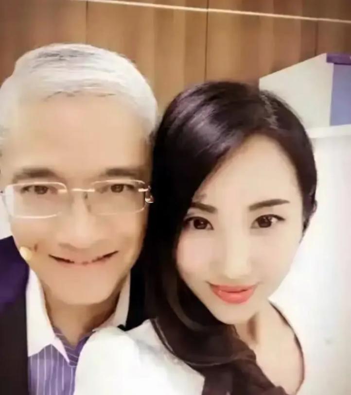 从良心经济学家到*子骗**专家，*咸平郎**如何跌落神坛？