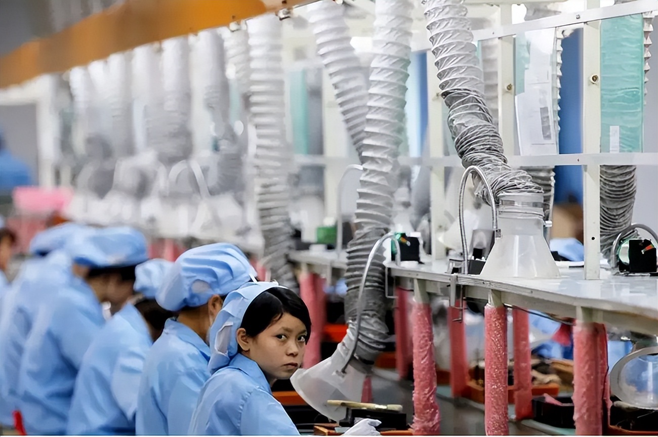 干1天歇3天的“三和大神”，每天混日结、抽散烟，他们为何如此？