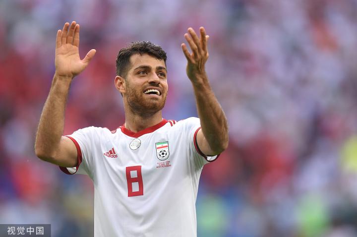 不止孙准浩、巴索戈：世界杯上，那些中国足球熟悉的面孔