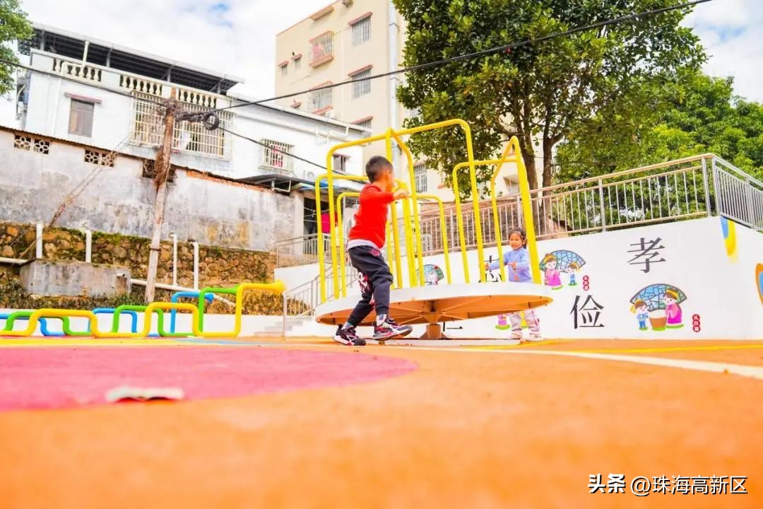 家门口的公园也有别样的风景,家门口的超美公园