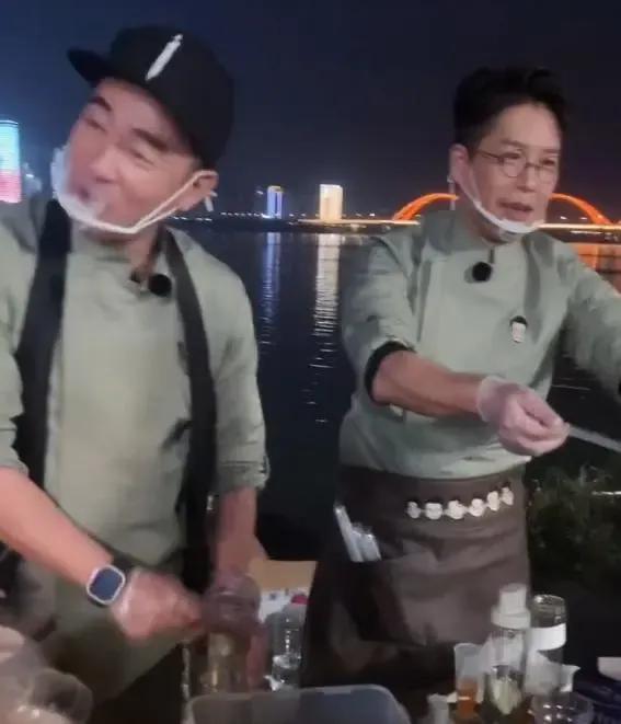 陈小春卖柠檬茶,55岁陈小春卖糖水