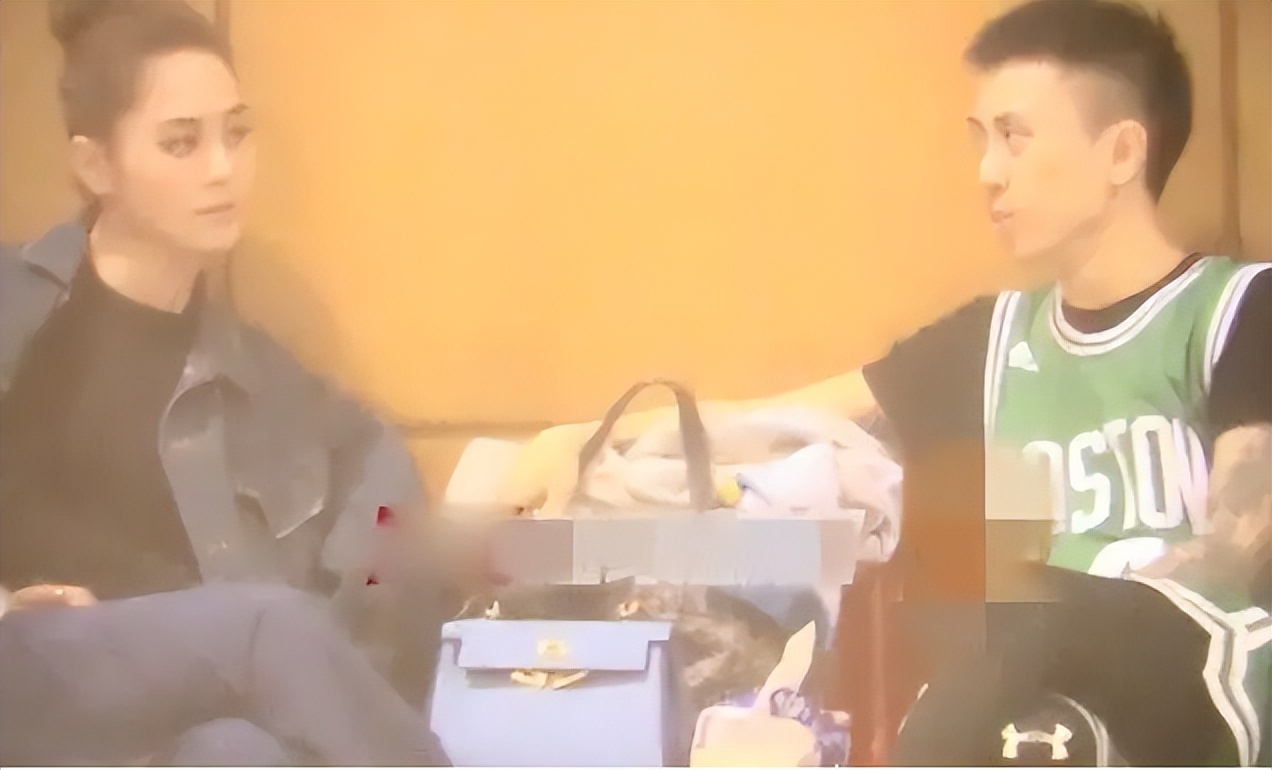 秦奋游戏里充1亿是真是假,撞毁3000万豪车