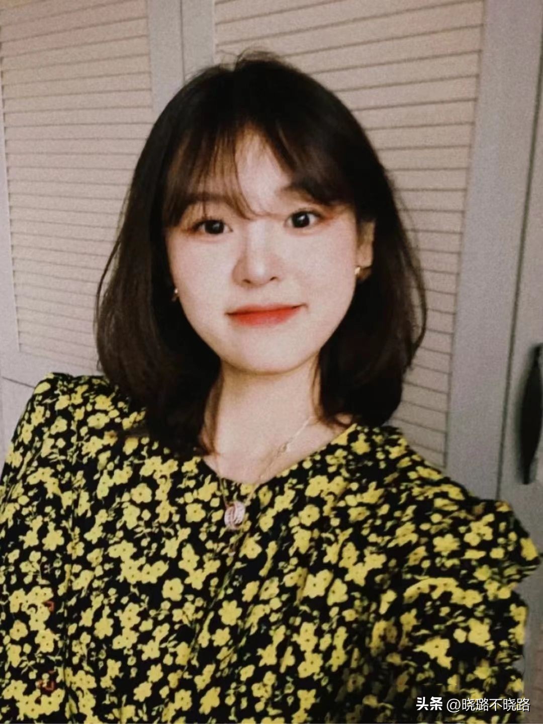 方脸圆脸适合直发还是卷发,大脸方脸适合什么短发型减龄洋气