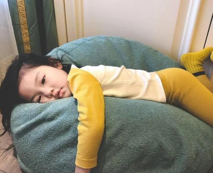 几岁分床几岁分房睡对宝宝最好,小孩几岁分床分房意义是什么