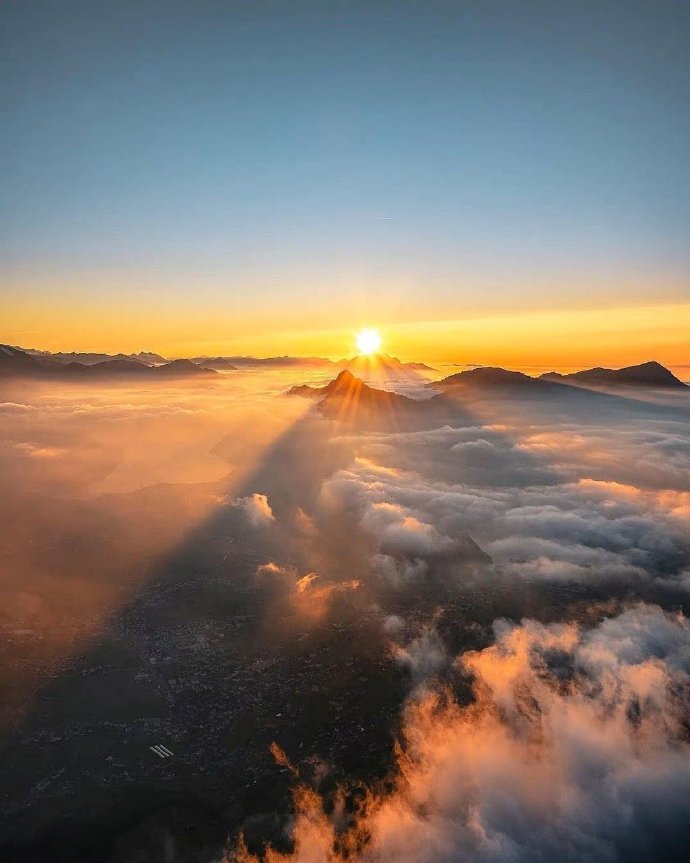 职场心理学你应该学会的说话方式,心理学谈话时眼神一直看着你