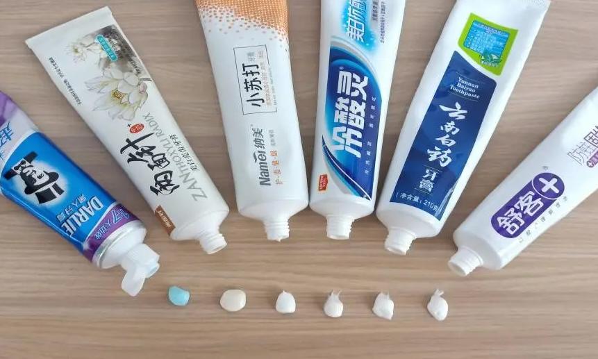 趁女生睡觉时脚底抹牙膏,睡觉把牙膏涂在脚底会怎么样