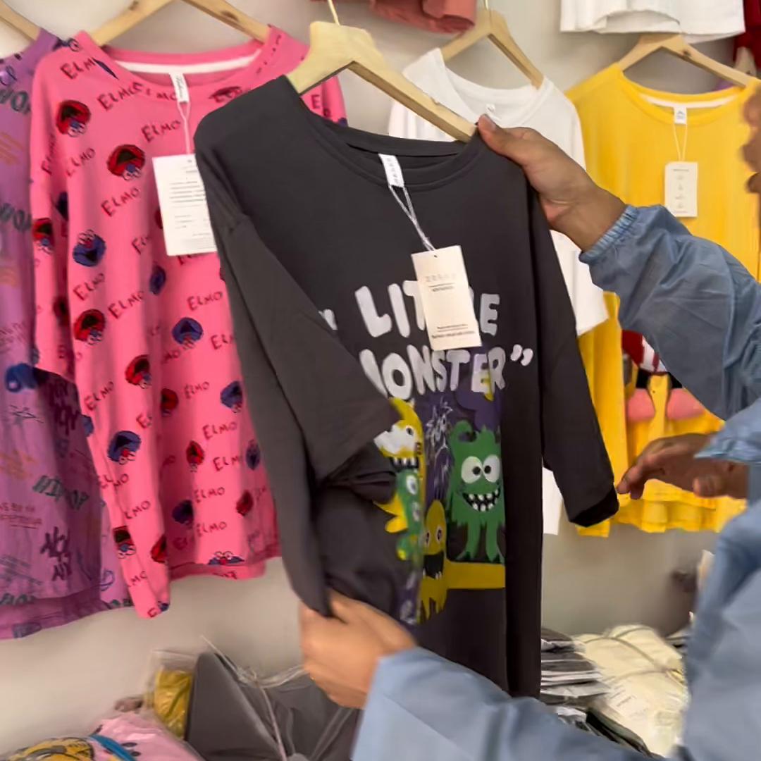 地摊t恤一般卖多少,摆地摊卖短袖到哪批发最合适