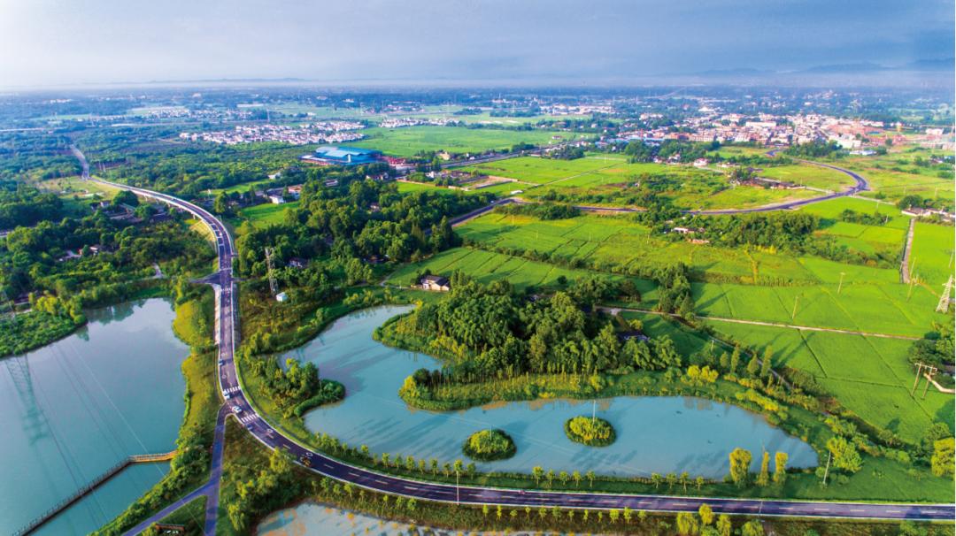 在G318的起点上海，崇州作主题推介：“崇”此出发！