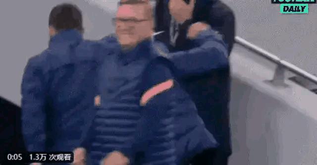 男足战术笑死对手,中国男足爆笑名场面握手