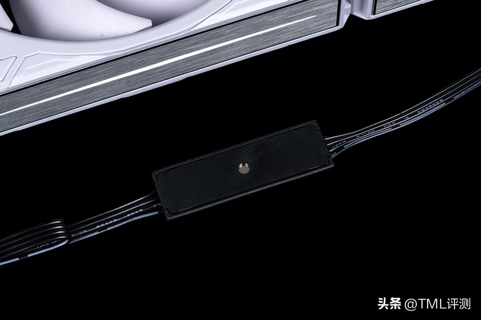 联力新款P28性能风扇,联力v2风扇