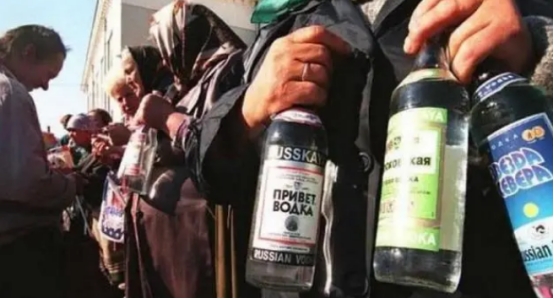 你以为国内大量的外国游客，都是来旅游的？实际目的则是来寻酒