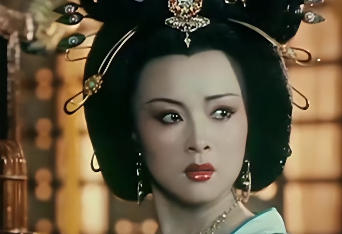 向海岚版杨贵妃照片,杨贵妃剧照向海岚版