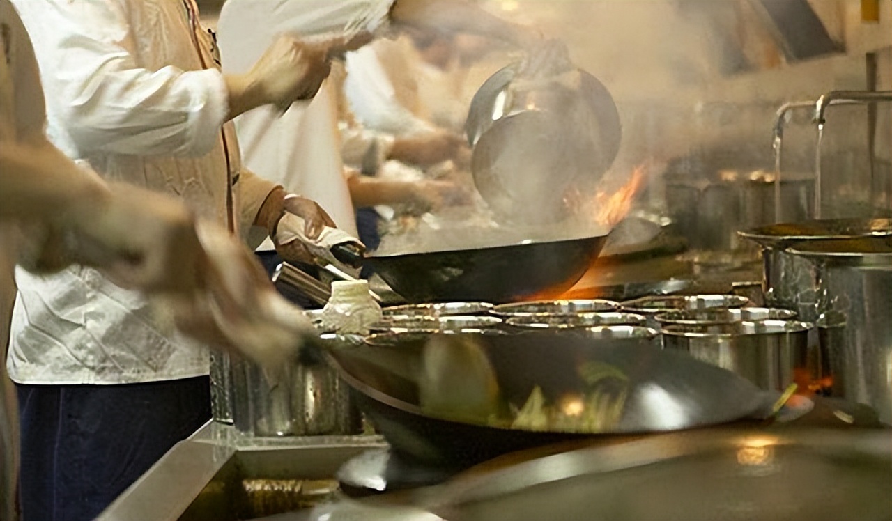 肺受伤有什么症状和危害,伤肺的四个行为应该如何解决