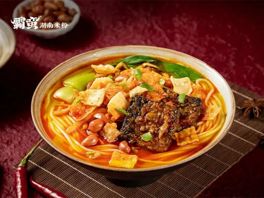 少年中国说张天一董明珠在哪一期,张天一霸蛮米粉创始人和董明珠