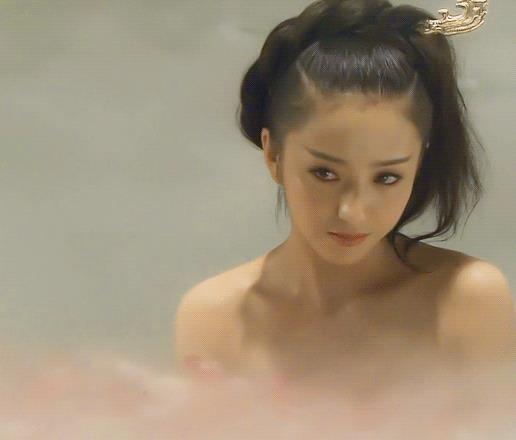 诱惑尼姑装，裤衩子外露，这些毁三观的操作，导演怕是个猪脑子吧