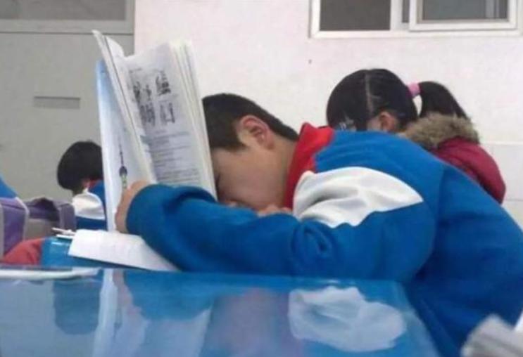 “他被一条龙服务过”，小学生作文惹怒妈妈，爸爸有口难辩