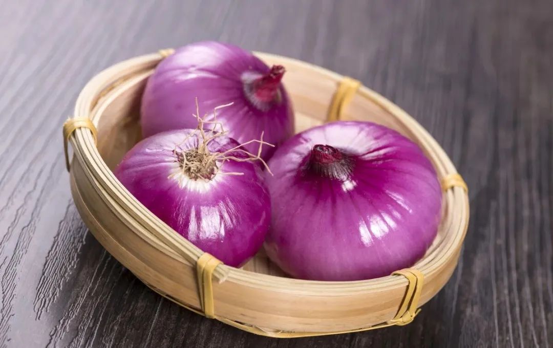 鱿鱼除了白灼还能怎么做,5种鱿鱼的做法鲜香无腥味