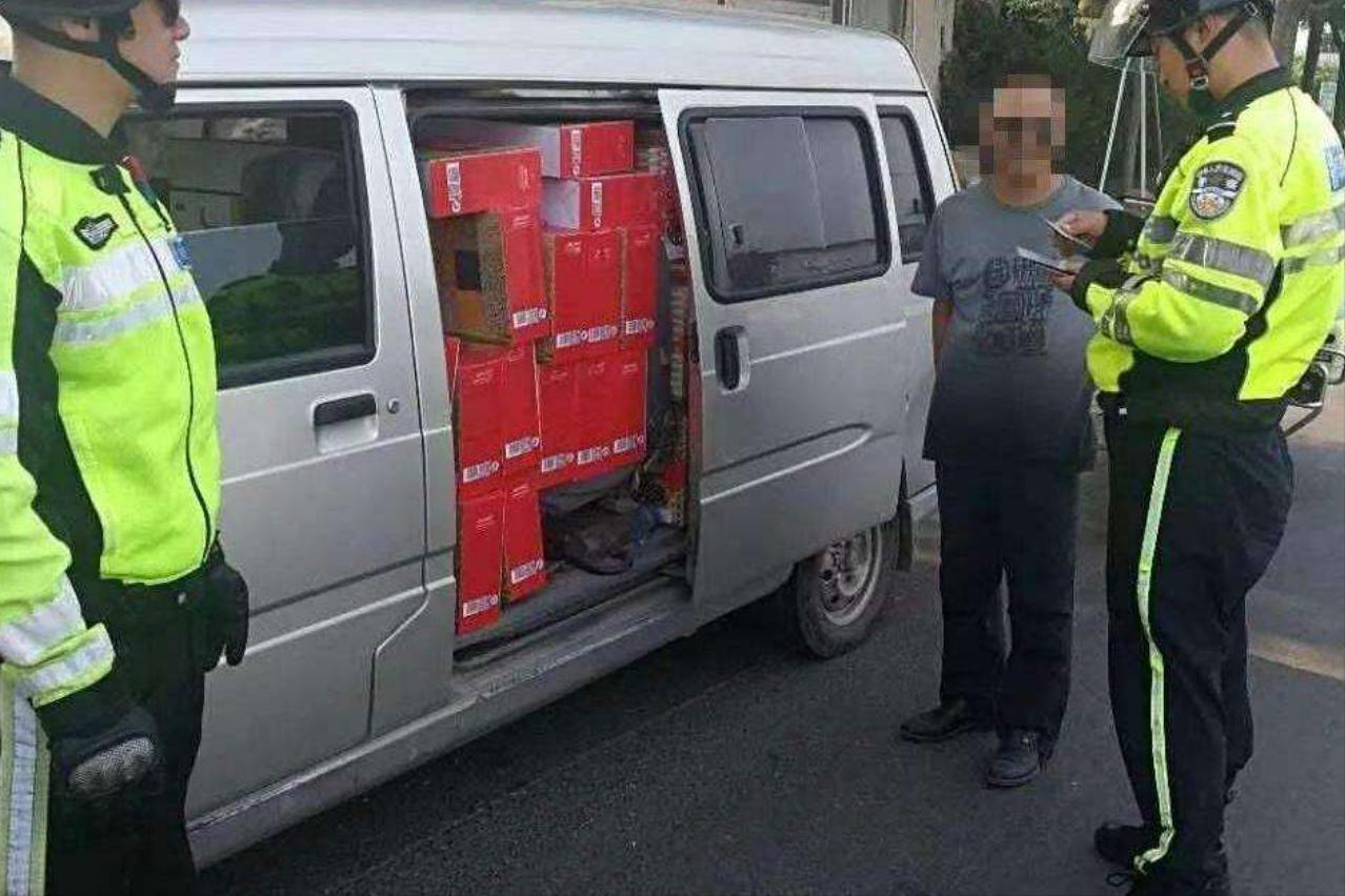 用自己的车搬家会被交警罚款吗,私家车搬家违法吗