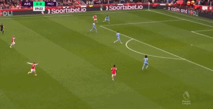 英超曼城3-1击败伯恩利,英超曼城2:1反超