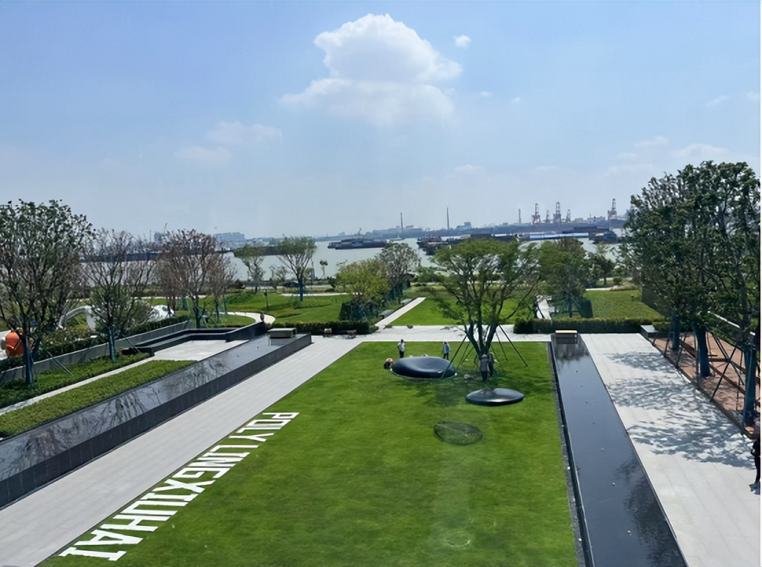 38℃，我在这里打车，没有一辆滴滴愿意来…