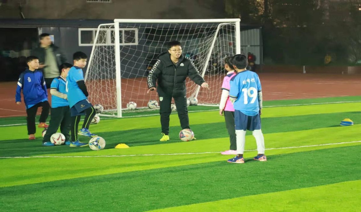 河南青少年满天星训练营,开封市全国校园足球满天星训练营