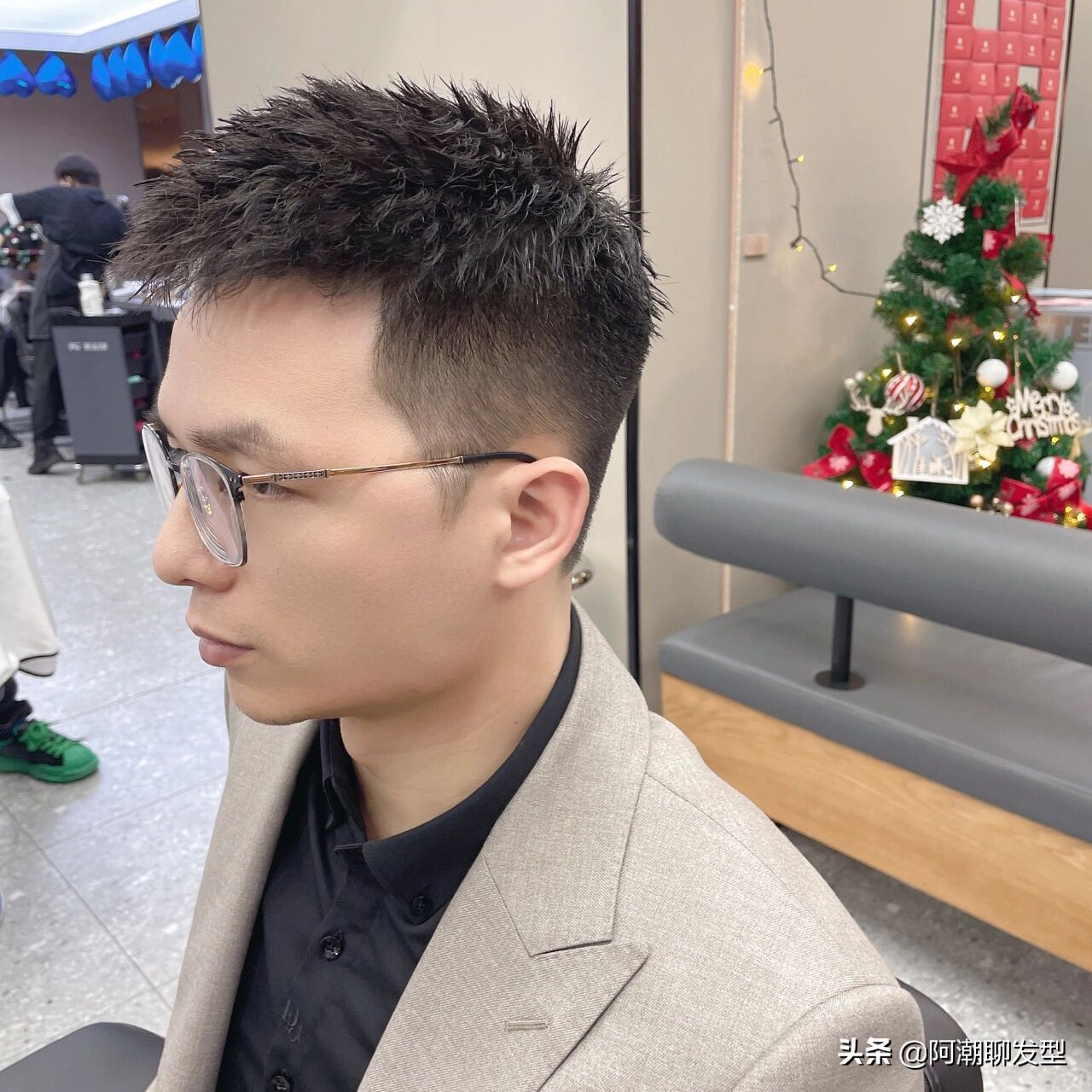 适合男生秋天剪的发型,男生春节剪这20款发型帅到爆