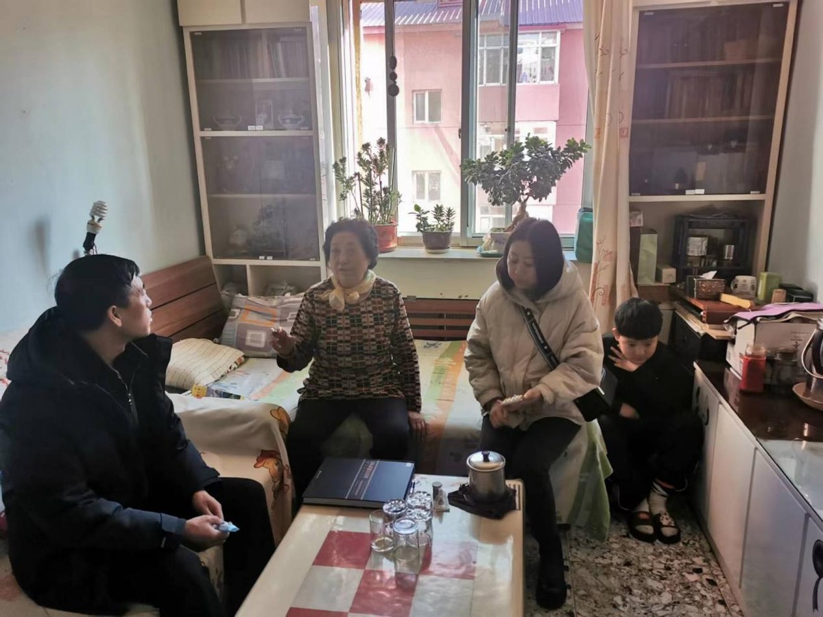 用真情开展服务用真心温暖群众,社区暖心驿站服务群众更贴心