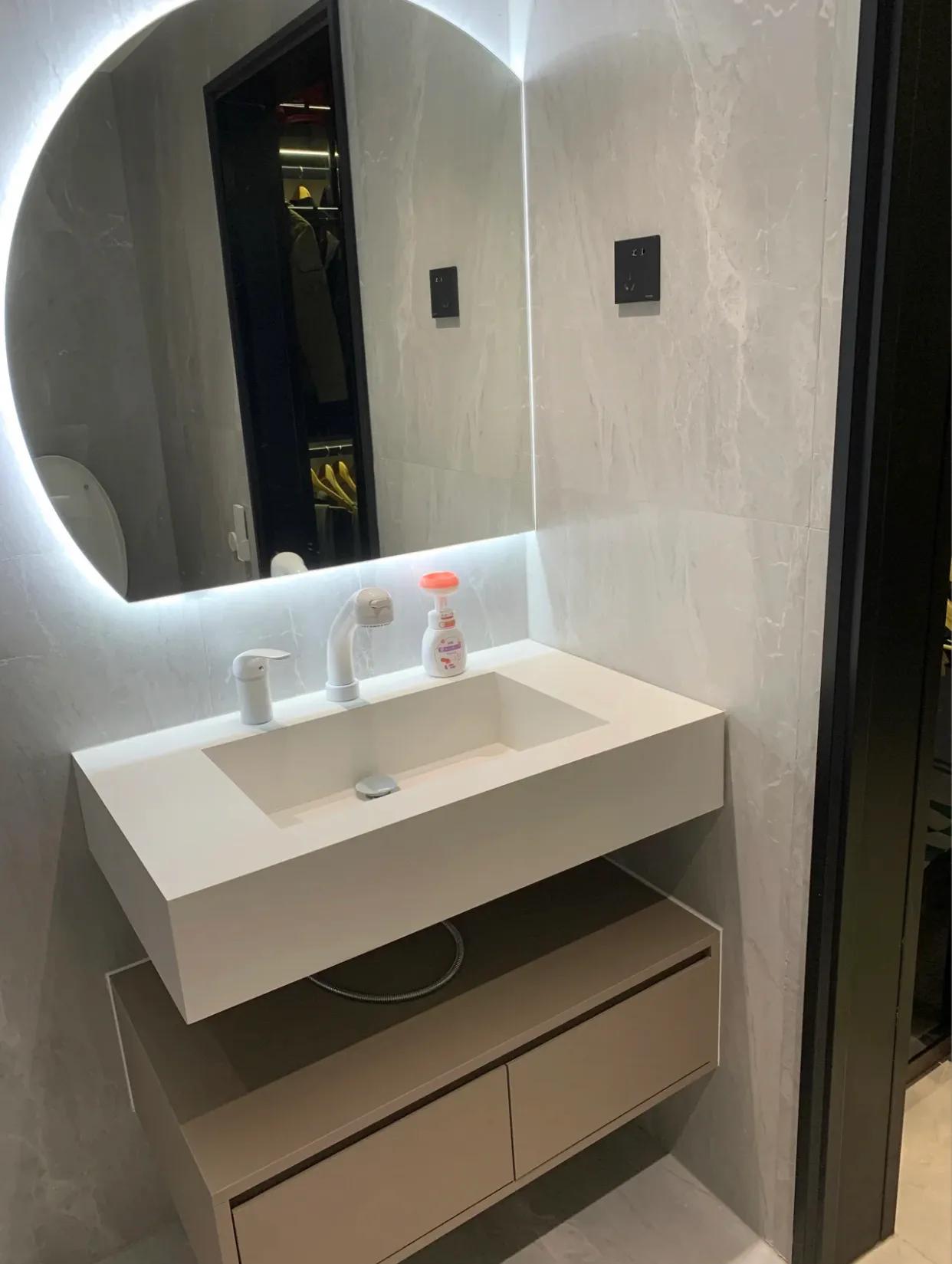 浴室柜是陶瓷一体盆好还是岩板好,网购浴室柜终于安装了