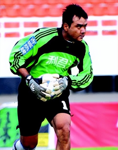 国门江洪:曾被害吸毒,不想打假球愤而退役,如今陪西安足球复兴