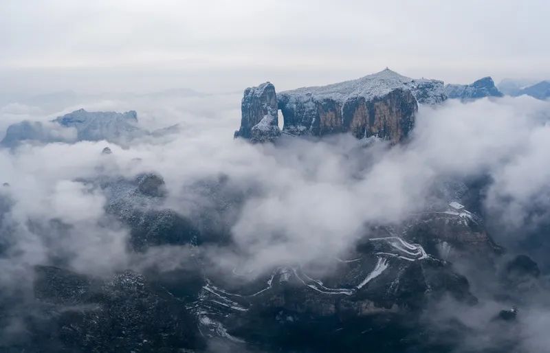 遨游中国小新闯天门山,张家界之旅天门山留影