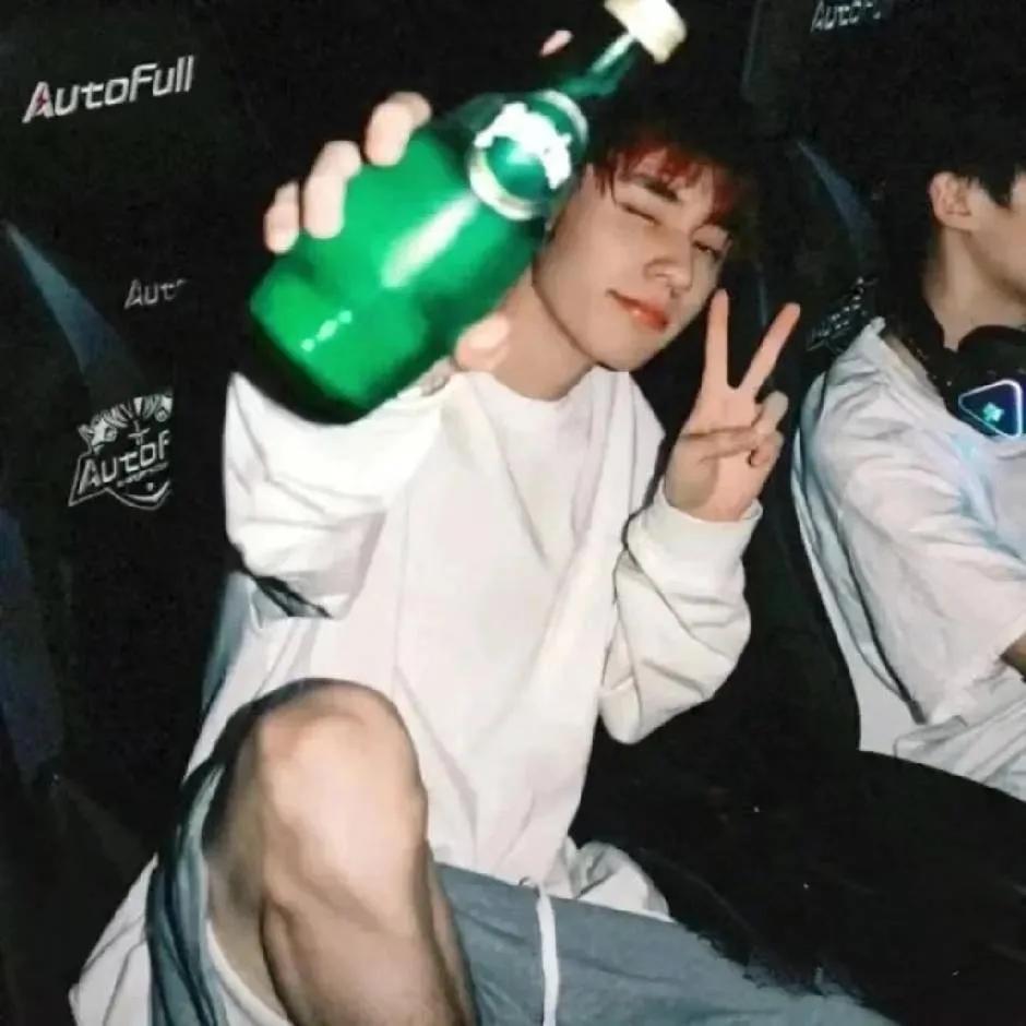 超好看的男生头像,超好看的男生头像漫画