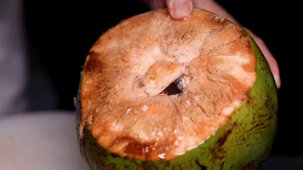 花胶鸡汤椰子水,椰子花胶煲鸡汤的做法及功效