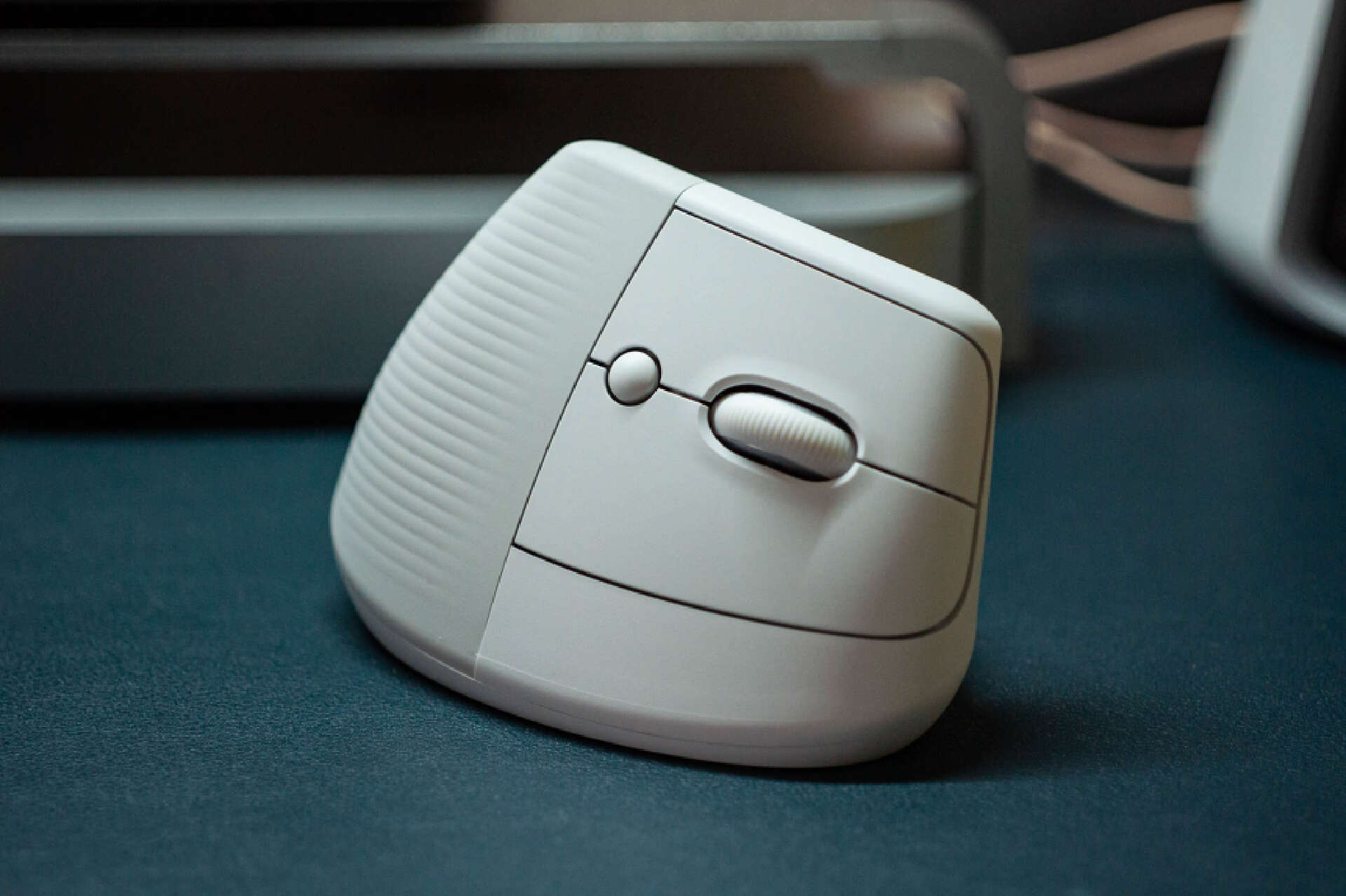 新手用罗技鼠标vs老手用罗技鼠标,罗技鼠标办公哪一款最好用测评