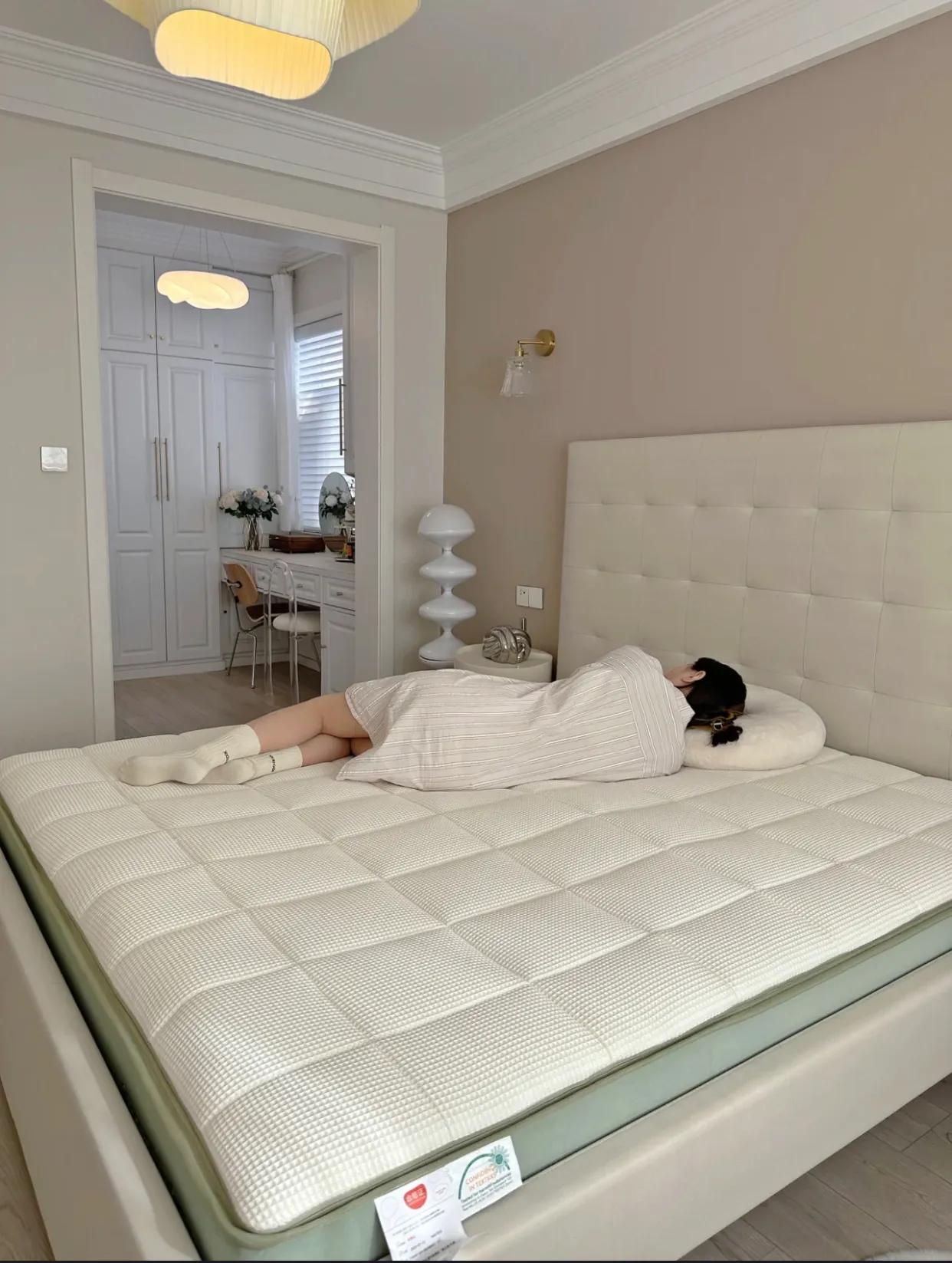 普通床垫和乳胶床垫哪个好,胶床垫和棕榈床垫到底哪个好