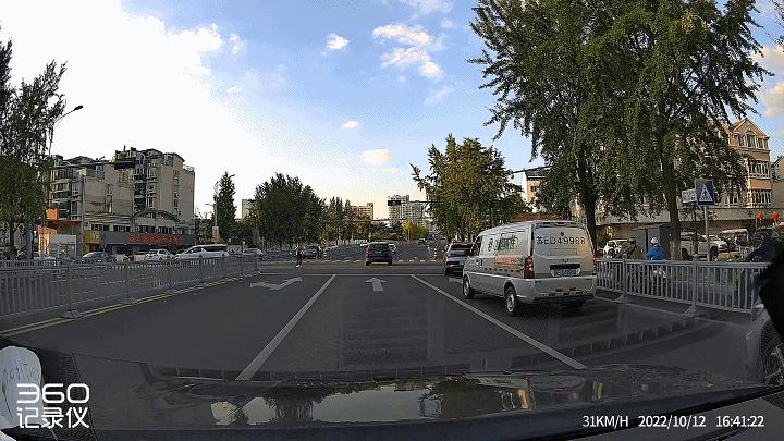 4k的行车记录仪,4K行车记录仪4寸