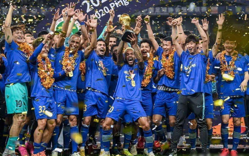 以不败战绩夺得三连冠的球队,中超最新积分榜江苏