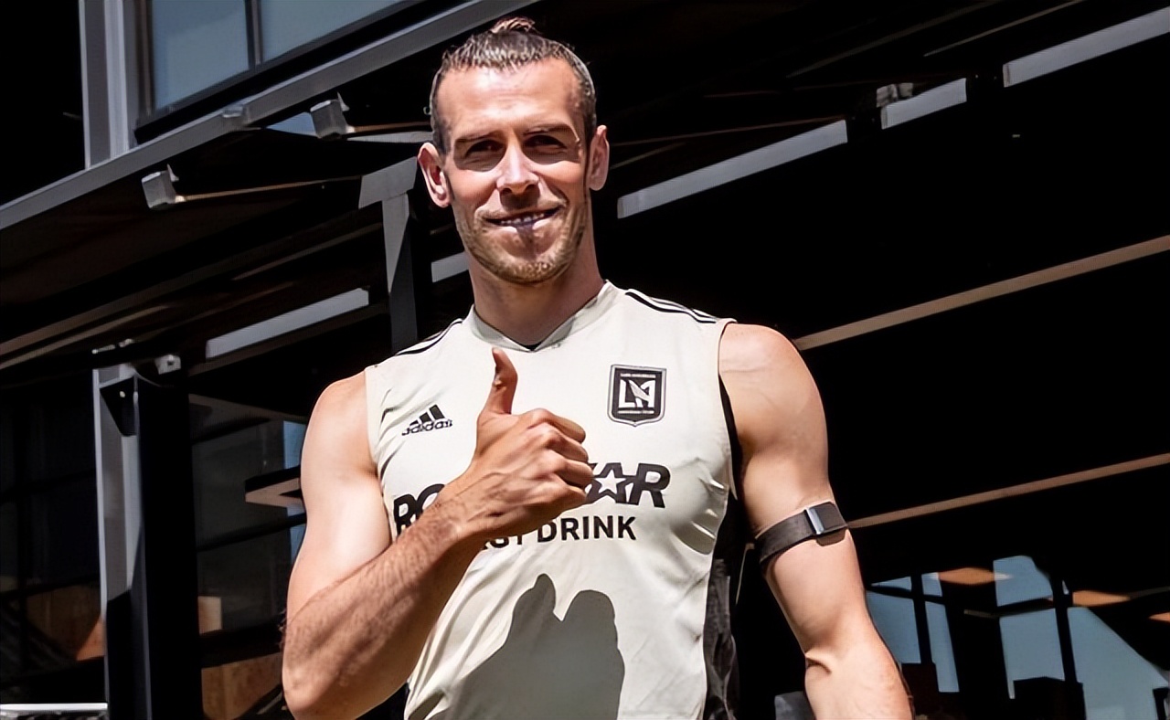 贝尔新赛季进球,贝尔赛后无奈眼神