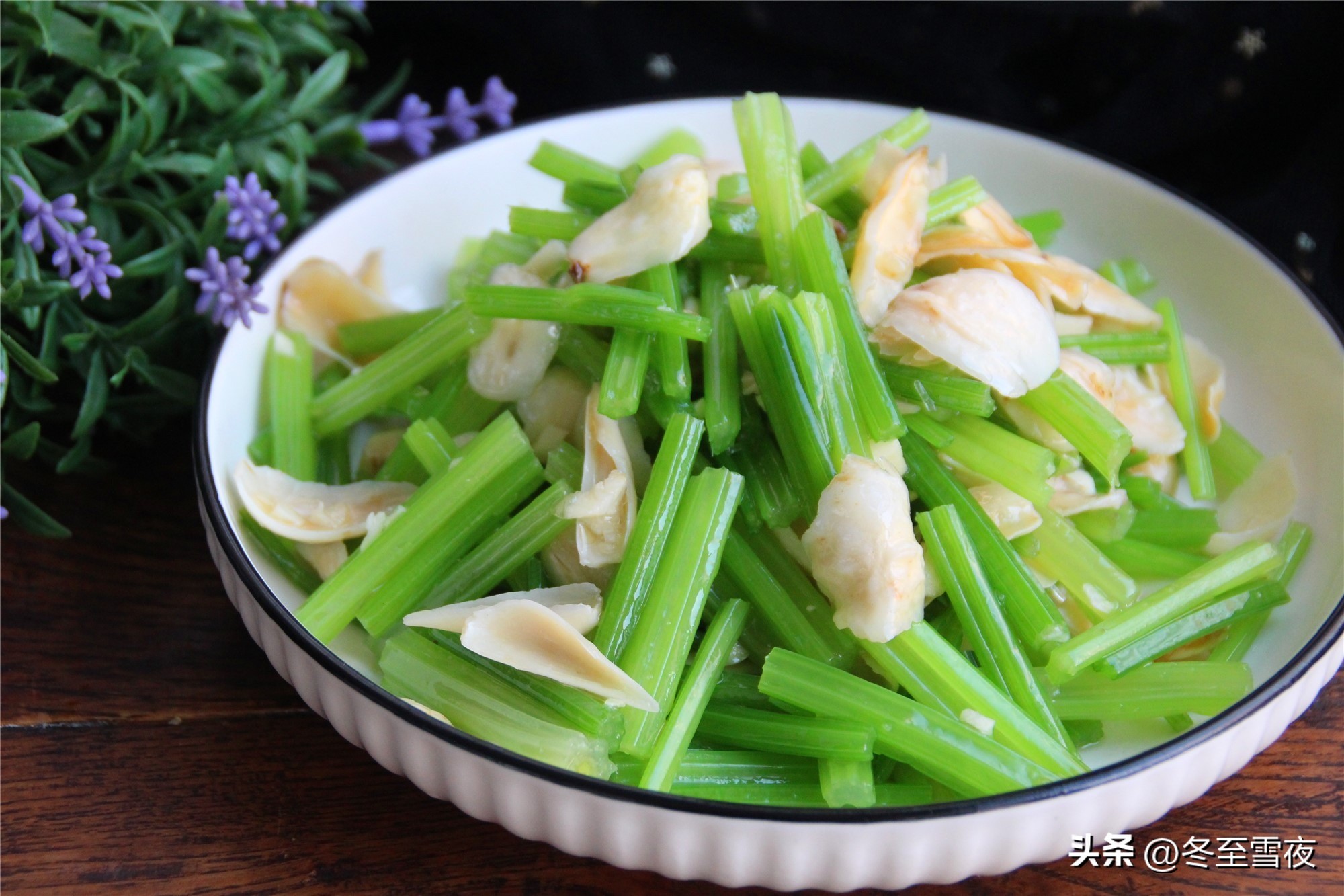 芹菜怎么吃好消化,芹菜炒什么通肠胃