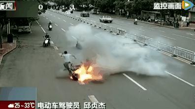 电动车电池老是坏是什么原因,四轮电动车电池损坏怎么办