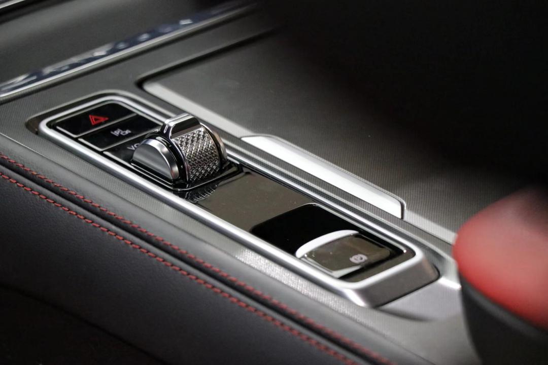 全新林肯z外观,林肯冒险家2023款尊享版鱼子酱灰