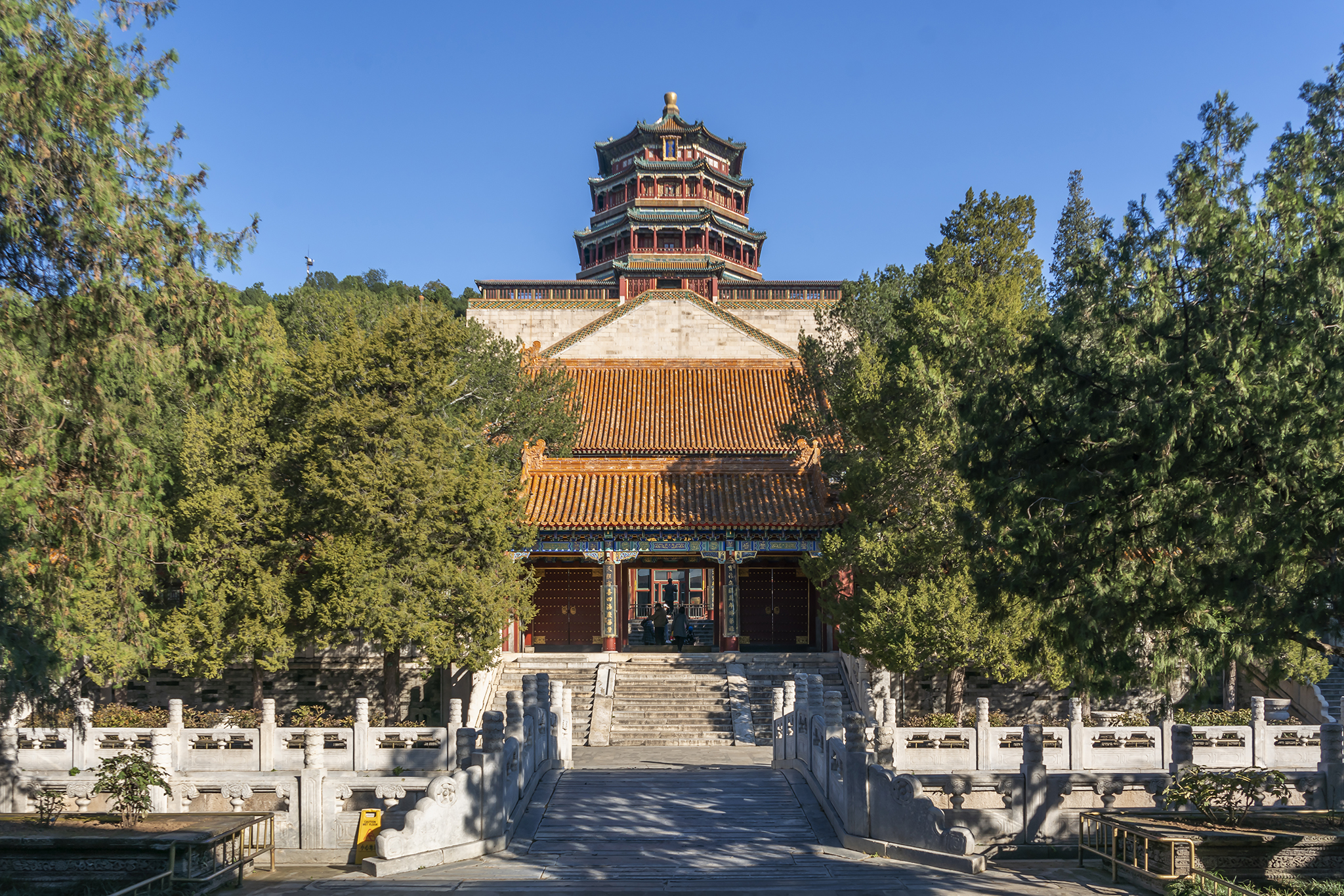 漫步北京颐和园,走颐和园长廊寓意