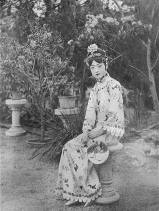 婉容离世前想见一个真正的男人,润麒为姐姐婉容打官司