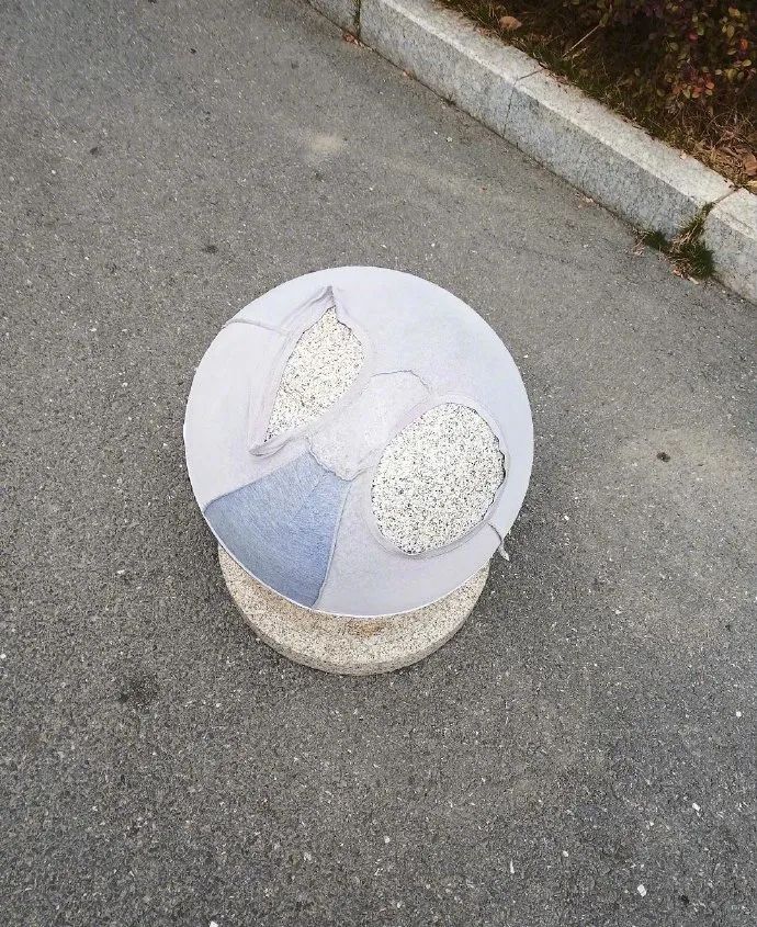 弱者只会抱怨而强者只会适应环境,人要对自己好一点幽默搞笑图片