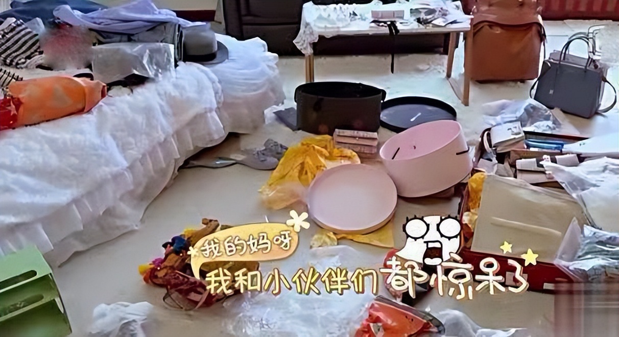 衣服鞋子满天飞,衣服鞋子堆积满地